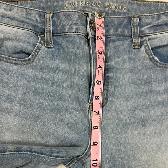 AEO Light Blue Women's Jeans - Picture 4 of 10